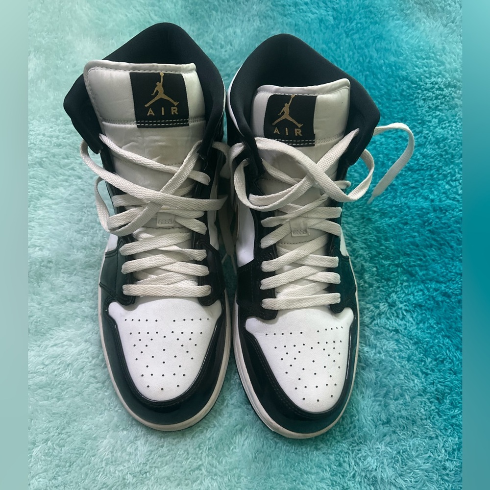AIR JORDAN 1 RETRO MID SE PATENT BLACK GOLD Men's 11.5 - Picture 2 of 15